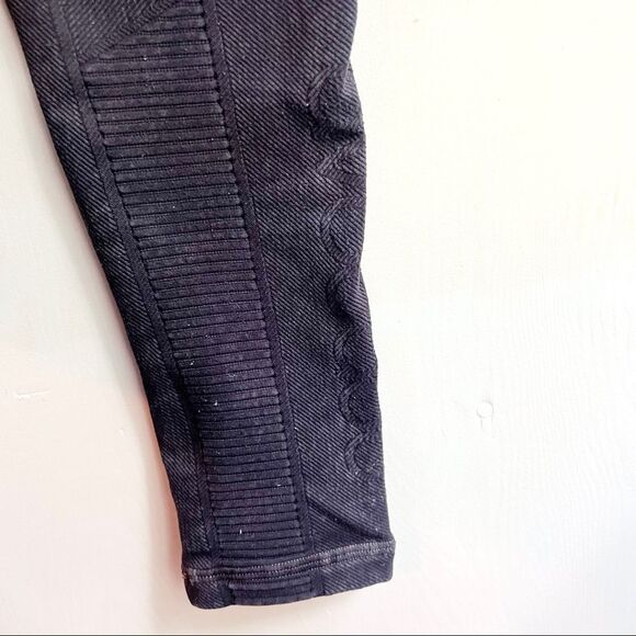 Avocado Black Textured Active Legging - Picture 2 of 7